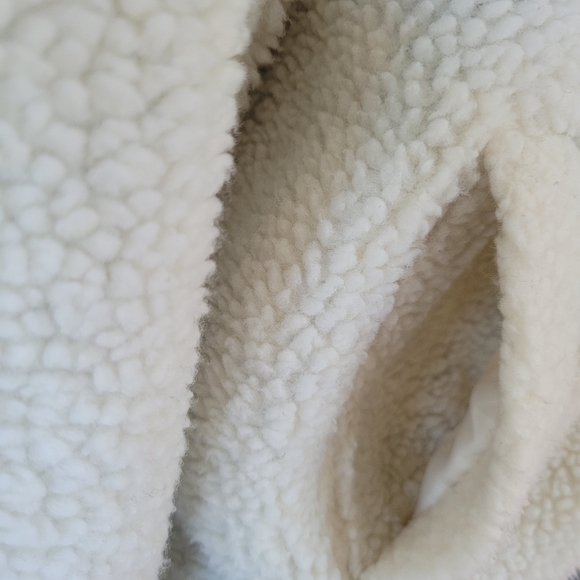 REVERSIBLE 2 Way Cozy Cream & Olive Teddy Bomber Jacket - Picture 9 of 15